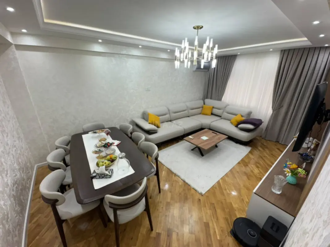 Satılır 4 otaqlı mənzil 120 m²