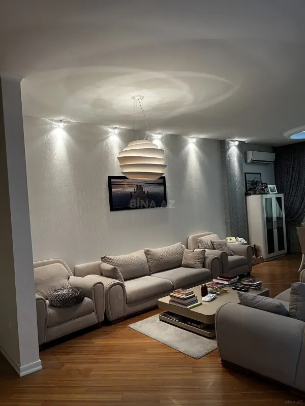 Kirayə verilir 3 otaqlı mənzil 150 m²