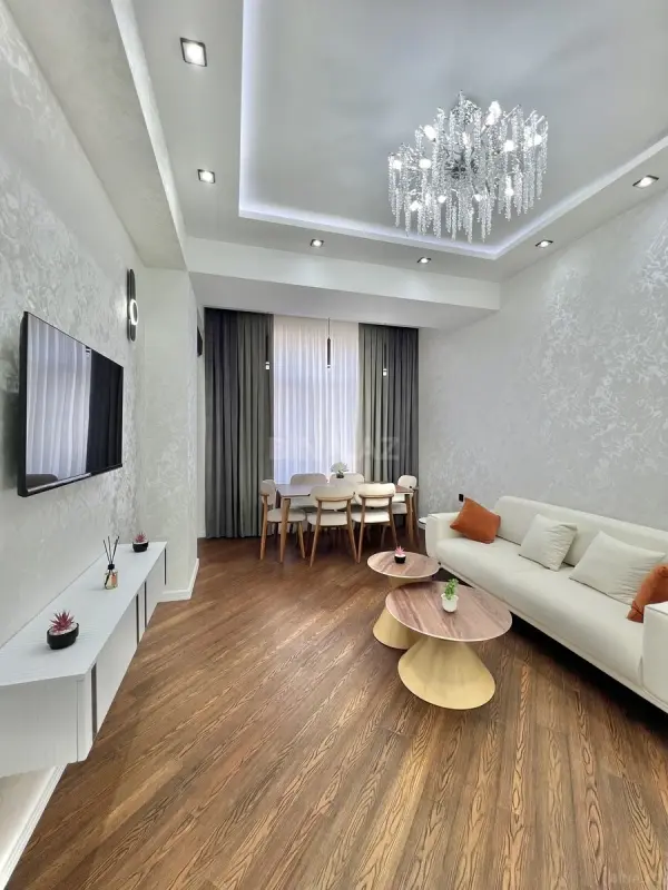 Satılır 2 otaqlı mənzil 68 m²