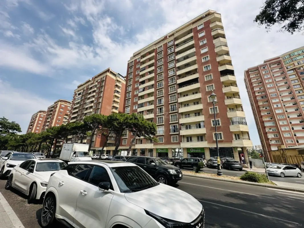 Kirayə verilir 3 otaqlı mənzil 127 m²