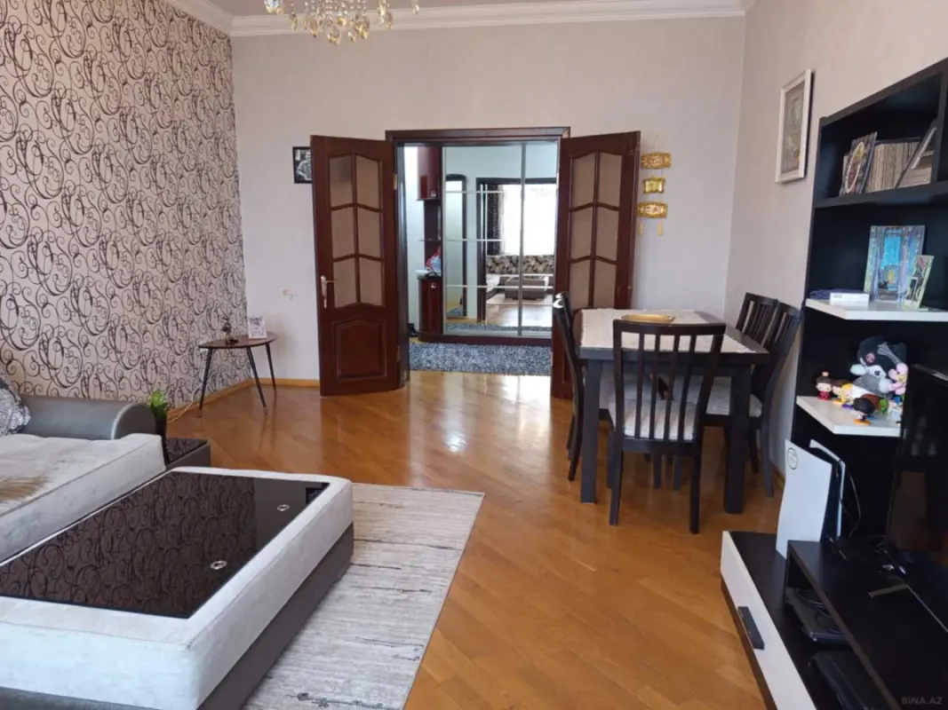 Kirayə verilir 3 otaqlı mənzil 114 m²