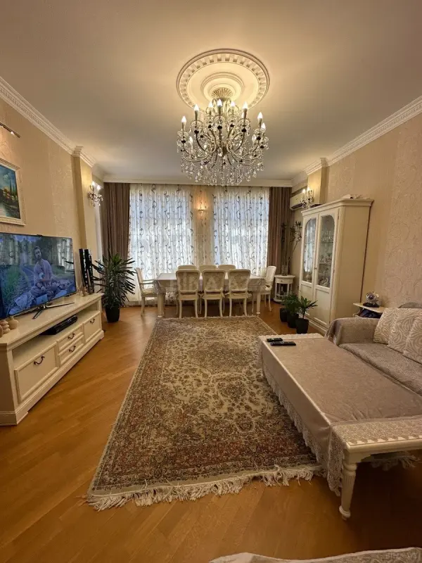 Satılır 3 otaqlı mənzil 110 m²