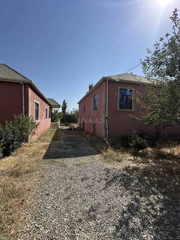 Satılır 6 otaqlı həyət evi 280 m²