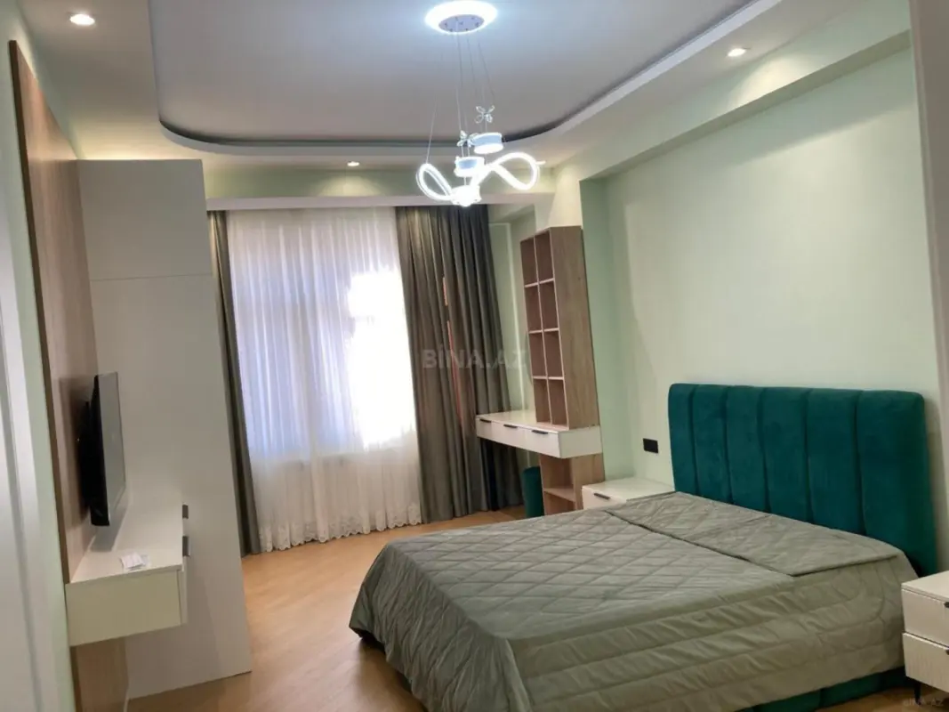 Kirayə verilir 3 otaqlı mənzil 150 m²
