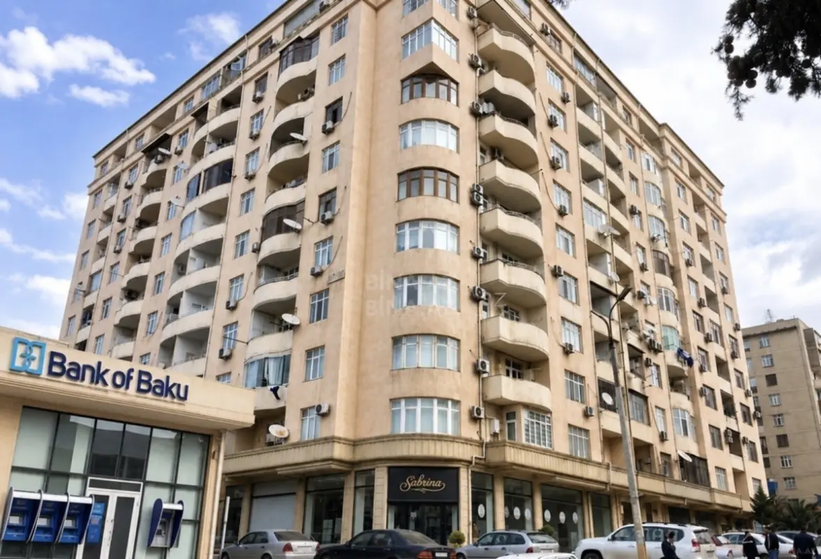 Kirayə verilir 3 otaqlı mənzil 118 m²