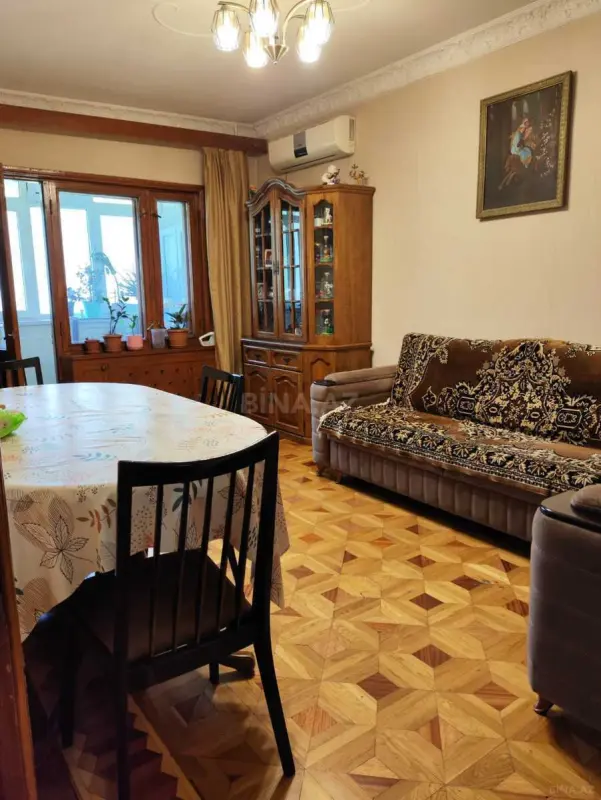 Satılır 2 otaqlı mənzil 76 m²