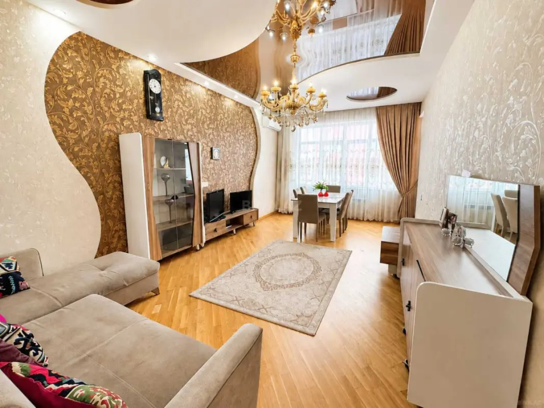 Satılır 3 otaqlı mənzil 98 m²