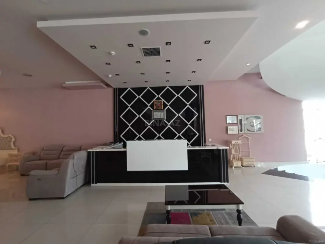 Kirayə verilir obyekt 720 m²