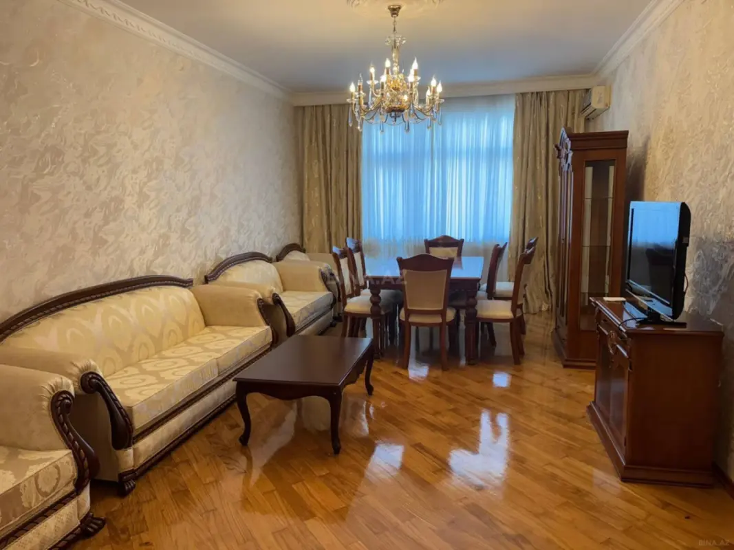 Kirayə verilir 3 otaqlı mənzil 150 m²
