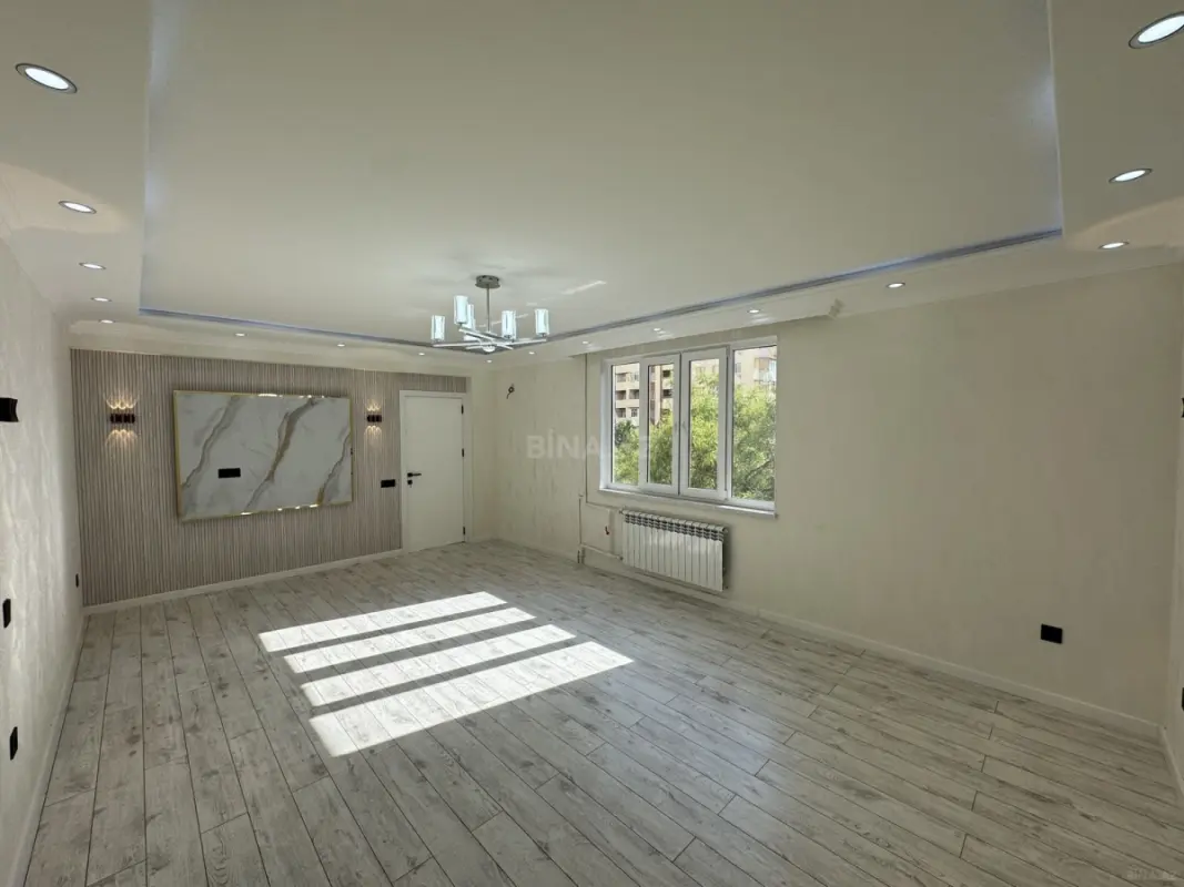 Satılır 4 otaqlı mənzil 115 m²