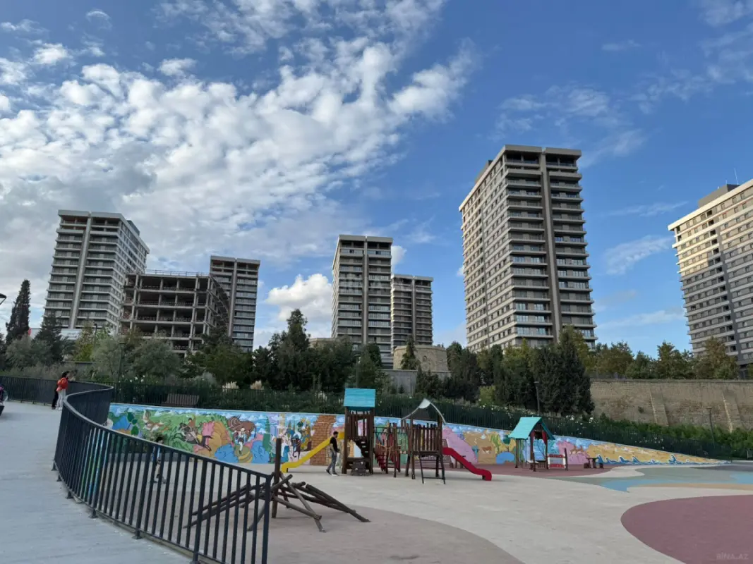 Satılır 4 otaqlı mənzil 185 m²