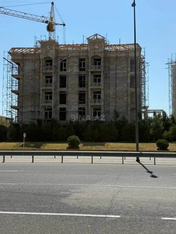 Satılır 3 otaqlı mənzil 122 m²