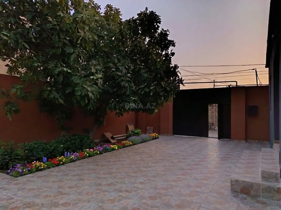 Satılır 4 otaqlı həyət evi 100 m²