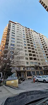 Satılır 4 otaqlı mənzil 200 m² — Bakı 4 otaq 200.00 m²