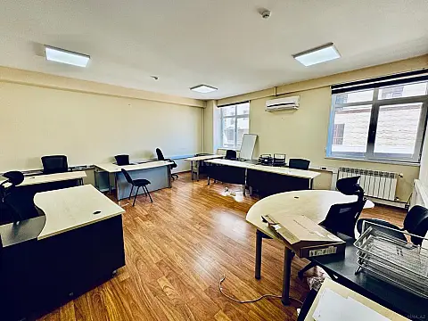 Kirayə verilir 20 otaqlı ofis 820 m² — Bakı 20 otaq 820.00 m²