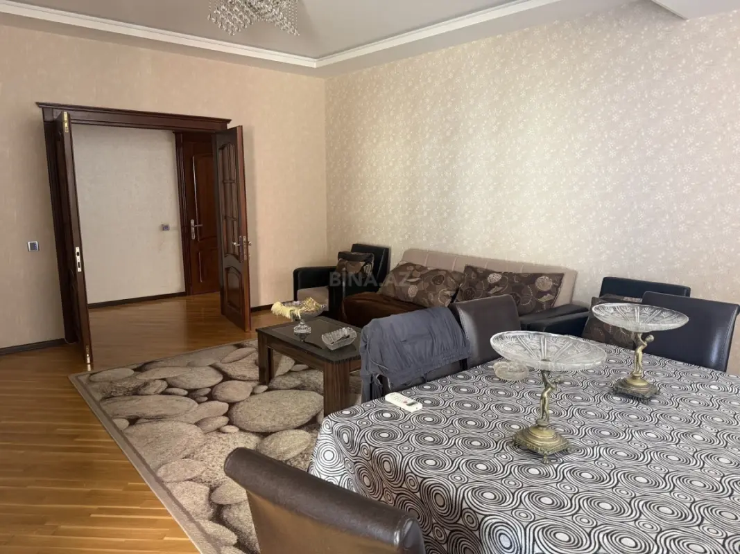 Satılır 3 otaqlı mənzil 120 m²