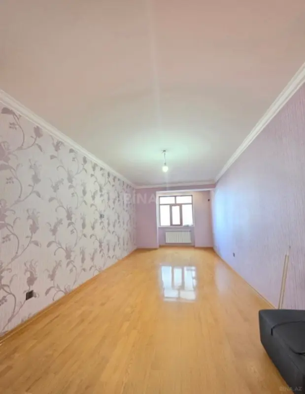 Satılır 3 otaqlı mənzil 110 m²