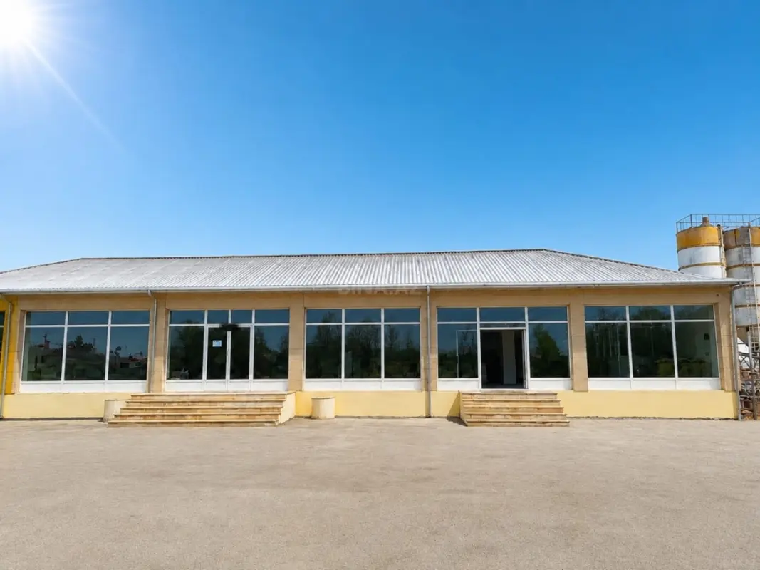 Kirayə verilir obyekt 240 m²