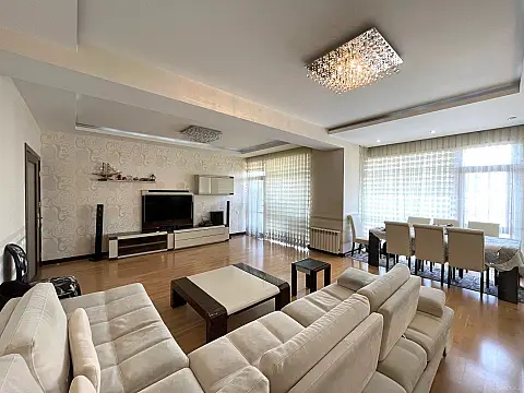 Satılır 3 otaqlı mənzil 150 m² — Bakı 3 otaq 150.00 m²