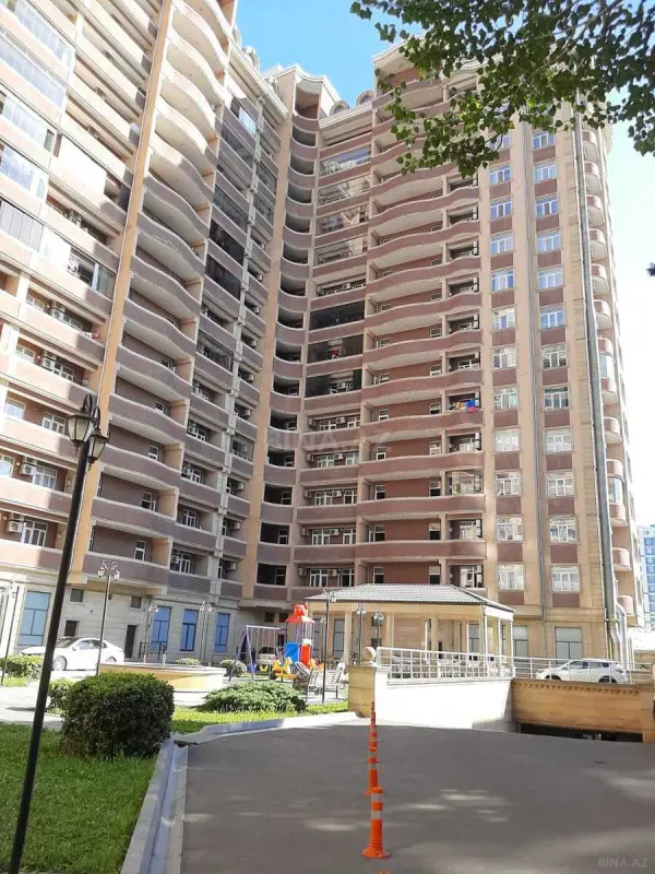 Kirayə verilir 3 otaqlı mənzil 130 m²