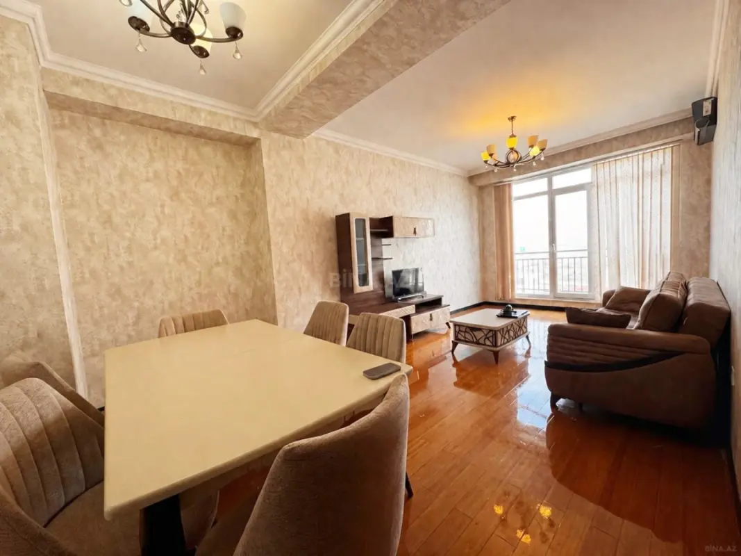 Kirayə verilir 2 otaqlı mənzil 78 m²