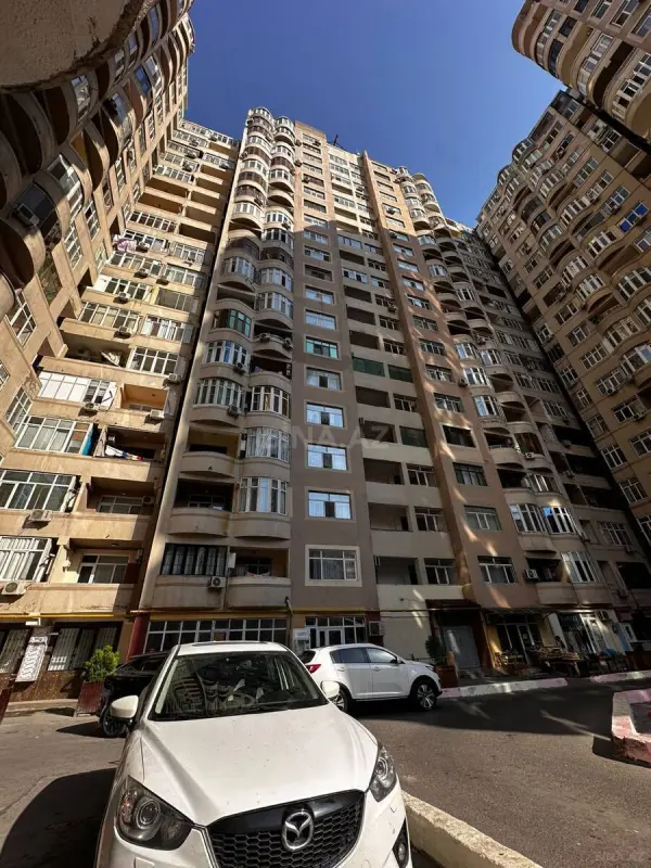 Satılır 4 otaqlı mənzil 150 m²