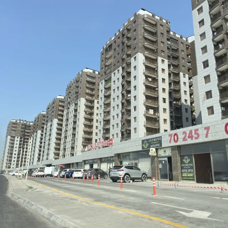 Satılır 4 otaqlı mənzil 118 m²