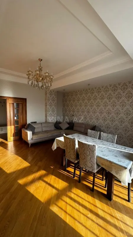 Kirayə verilir 3 otaqlı mənzil 135 m²