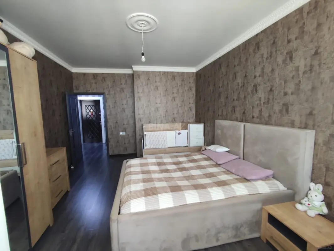 Satılır 2 otaqlı mənzil 78 m²