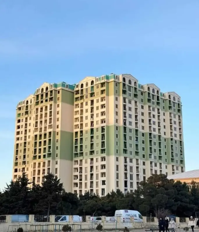 Satılır 3 otaqlı mənzil 118 m²
