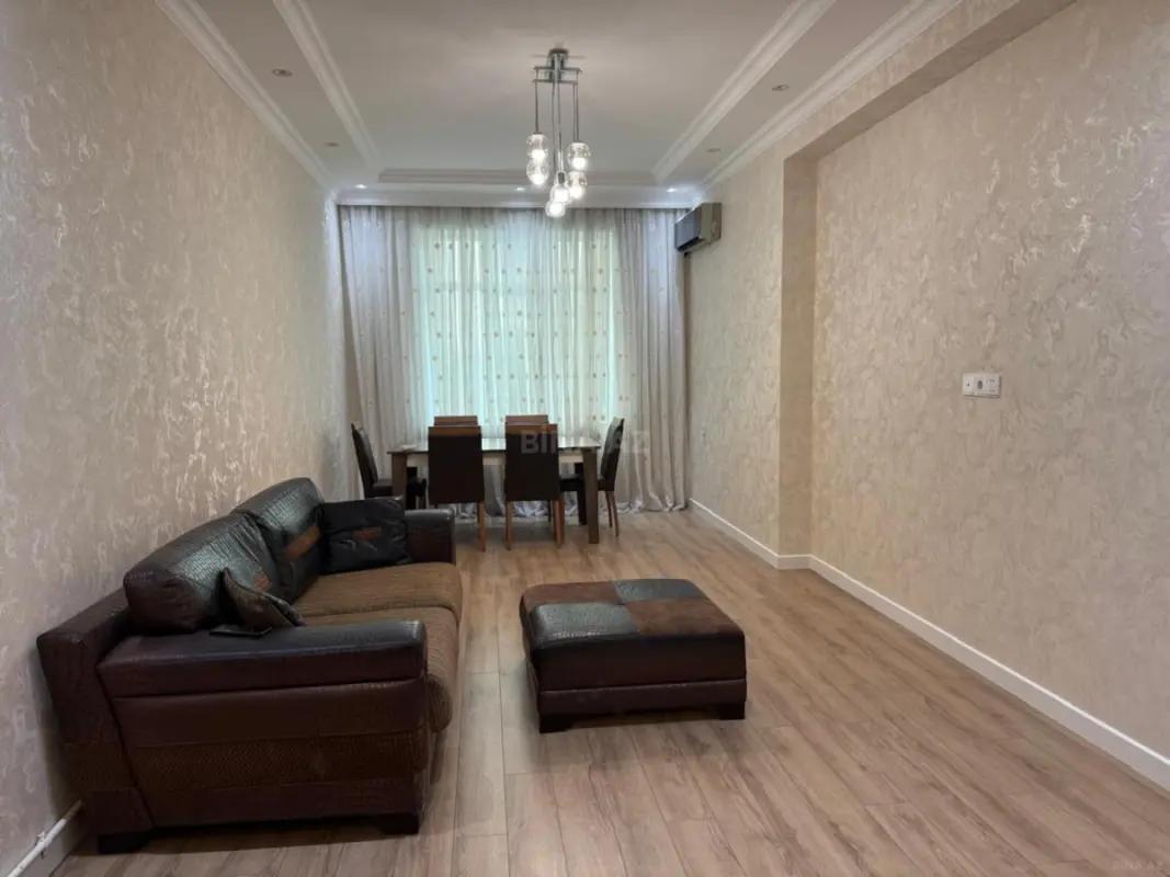 Kirayə verilir 2 otaqlı mənzil 75 m²