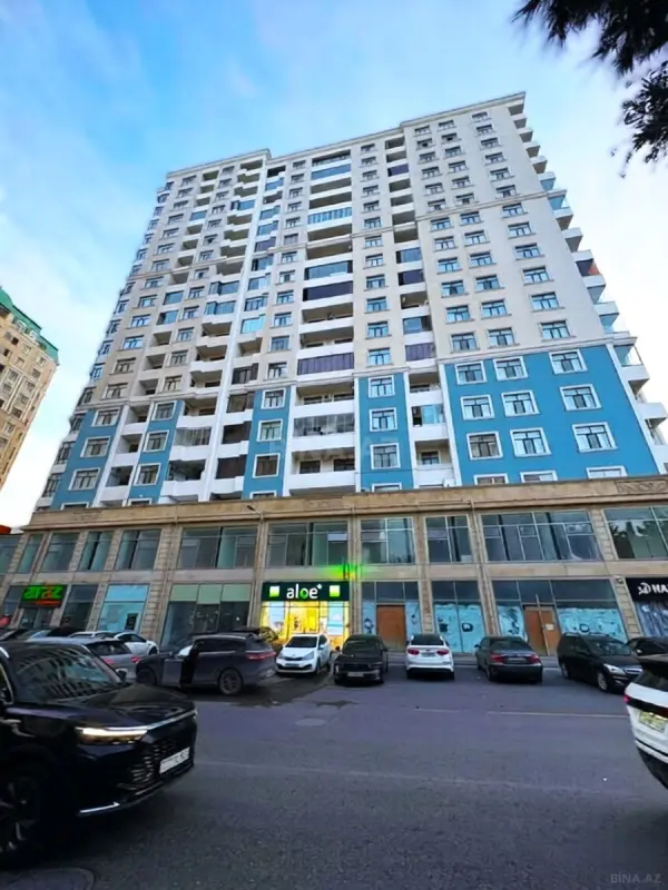 Satılır 4 otaqlı mənzil 148 m²