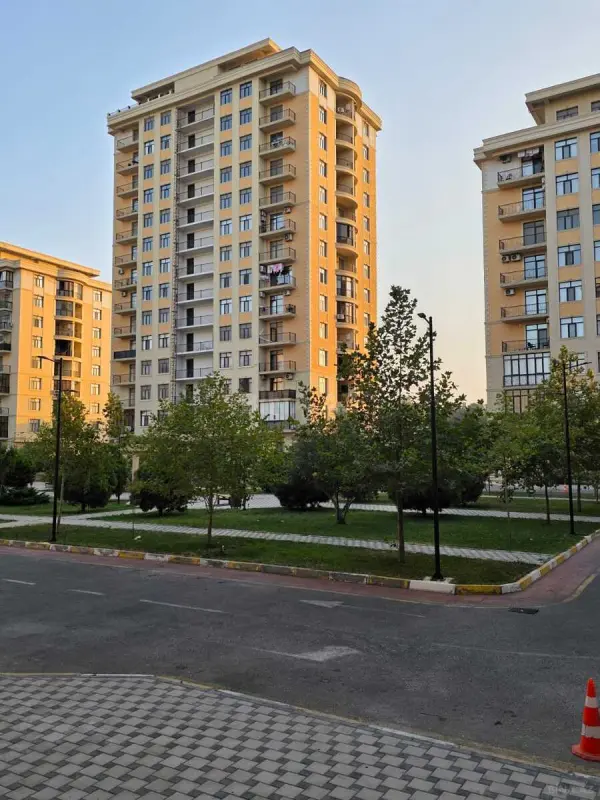 Satılır 3 otaqlı mənzil 116 m²