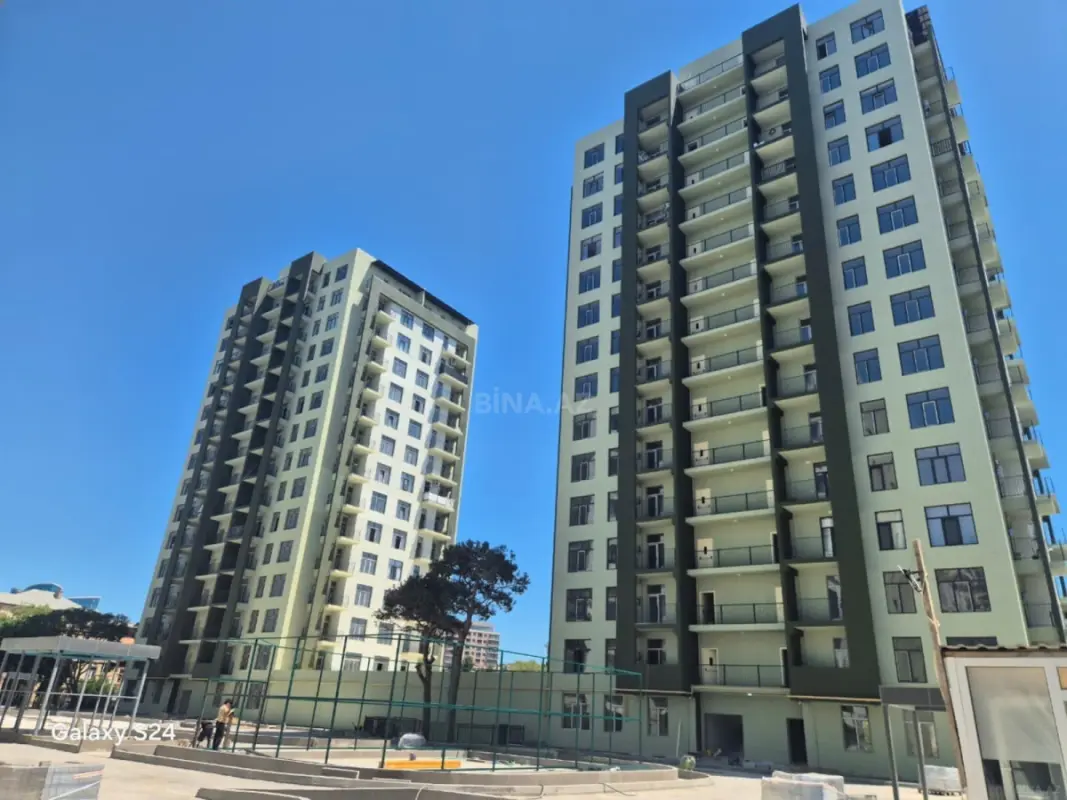 Satılır 3 otaqlı mənzil 122 m²