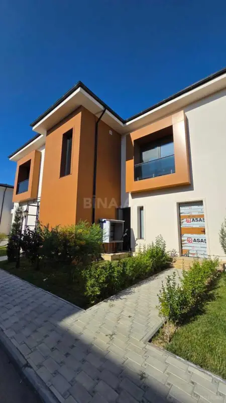 Satılır 4 otaqlı həyət evi 150 m²