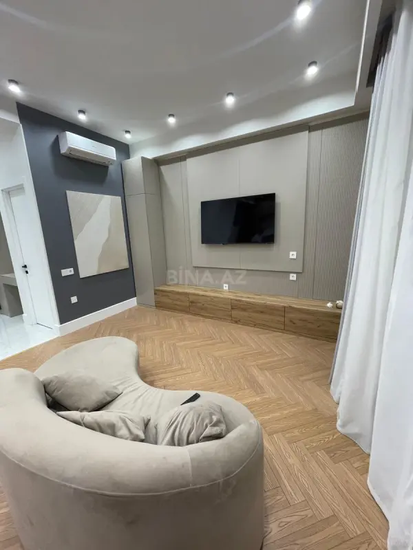 Kirayə verilir 2 otaqlı mənzil 80 m²