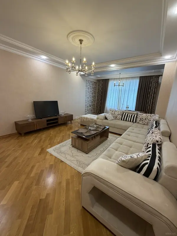 Satılır 3 otaqlı mənzil 126 m²