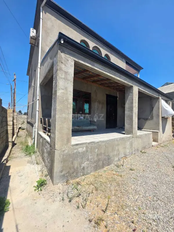 Satılır 7 otaqlı həyət evi 200 m²