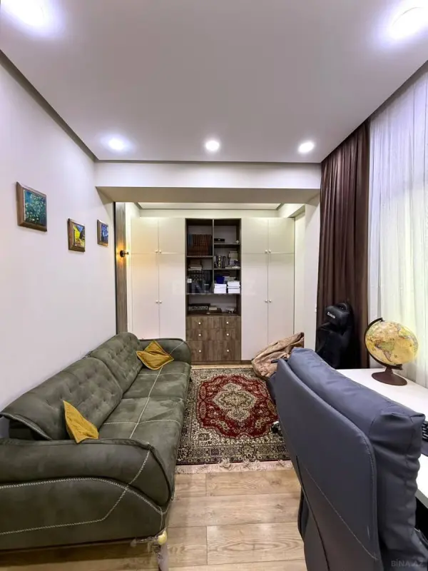 Satılır 4 otaqlı mənzil 153 m²