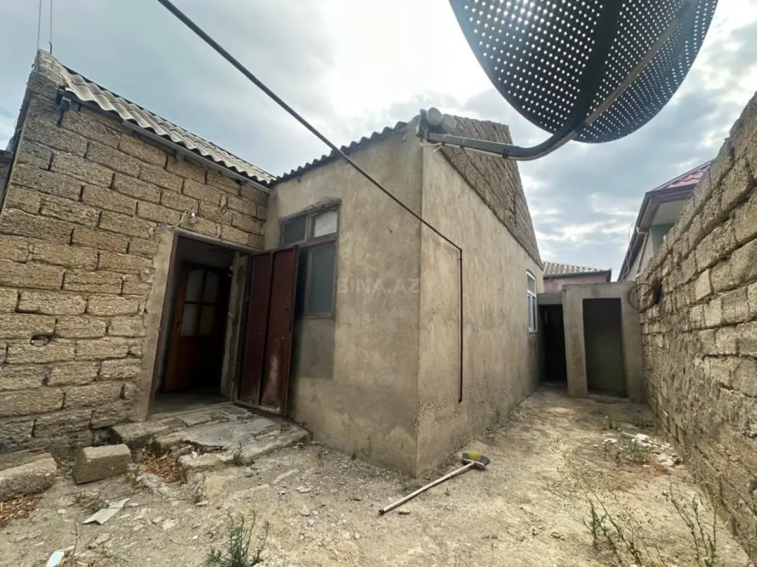 Satılır 2 otaqlı həyət evi 65 m²