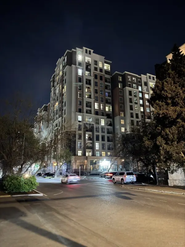 Satılır 3 otaqlı mənzil 128 m²