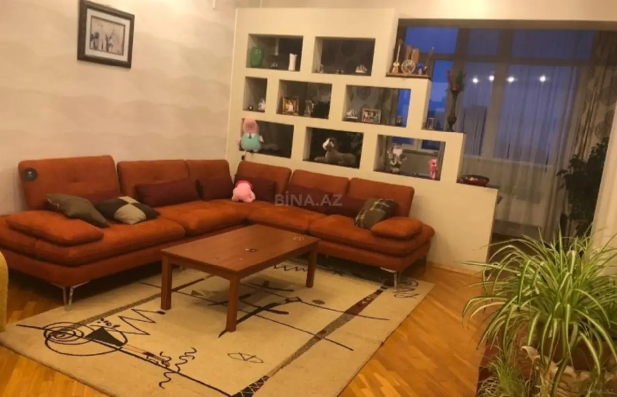 Satılır 2 otaqlı mənzil 101 m²