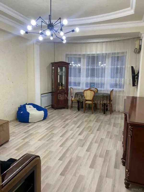 Satılır 2 otaqlı mənzil 82 m²