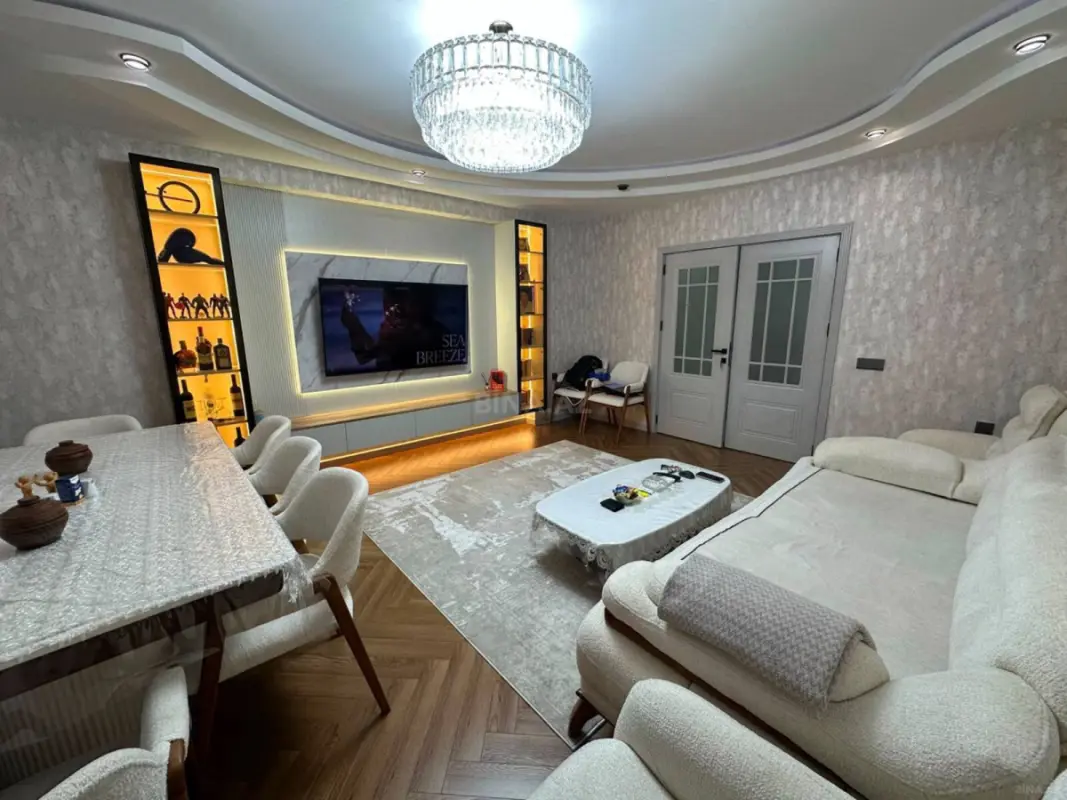Satılır 3 otaqlı mənzil 123 m²