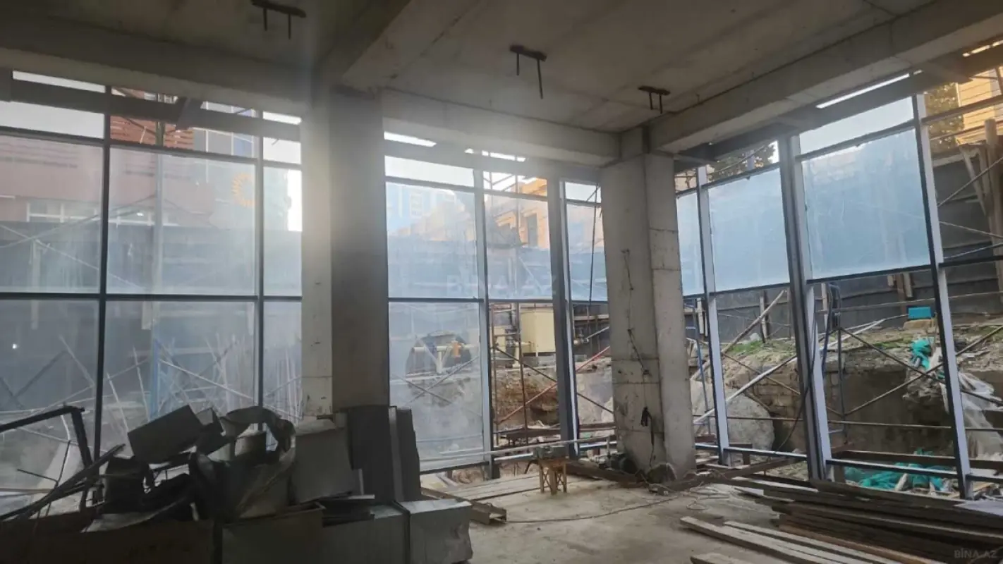 Satılır obyekt 235 m²