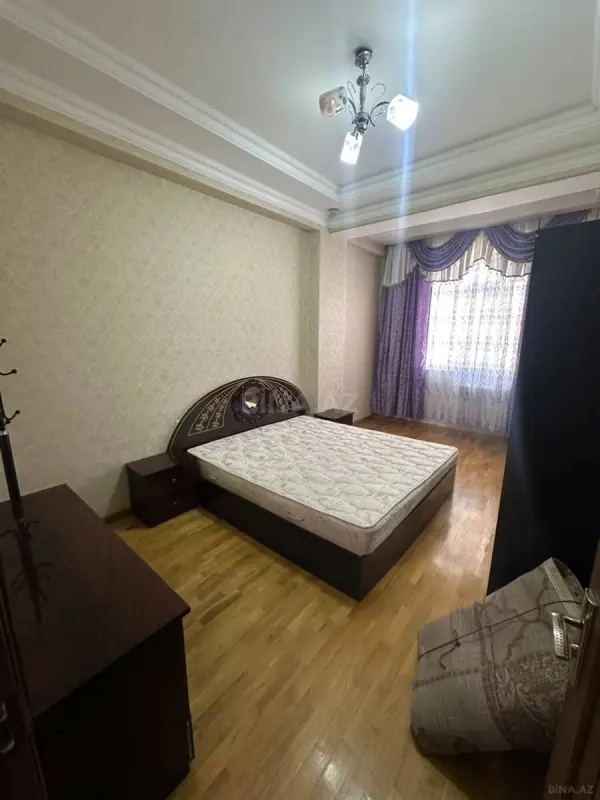 Kirayə verilir 2 otaqlı mənzil 135 m²