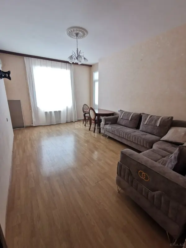 Kirayə verilir 2 otaqlı mənzil 90 m²
