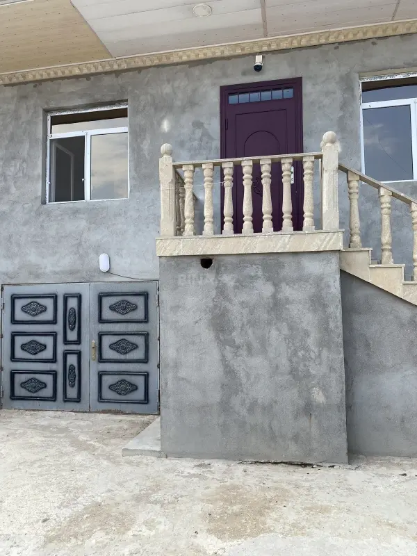 Satılır 6 otaqlı həyət evi 150 m²