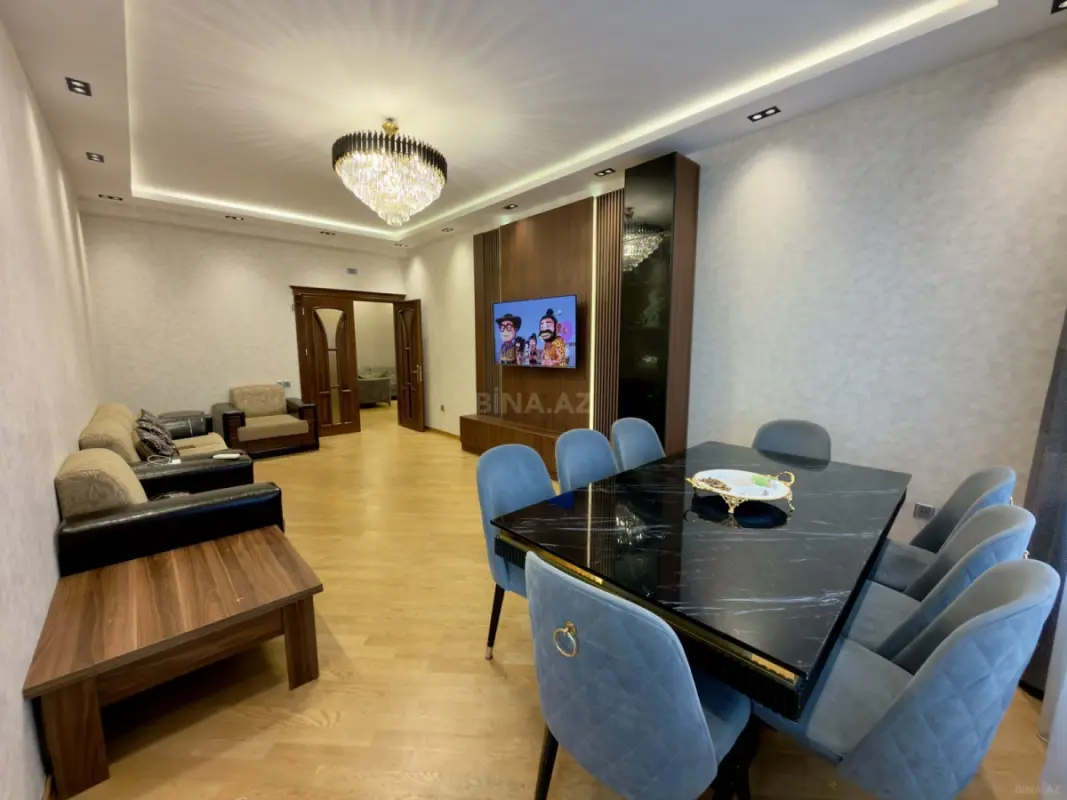 Satılır 4 otaqlı mənzil 160 m²