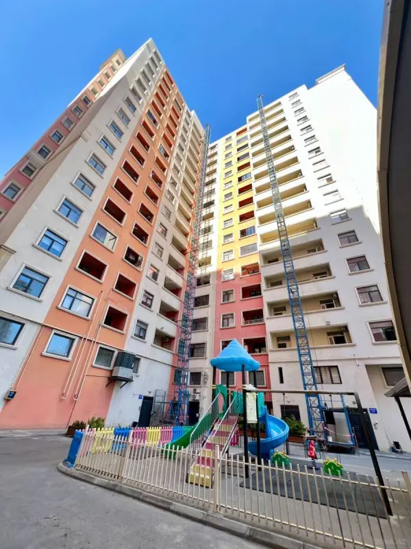 Satılır 3 otaqlı mənzil 115 m²